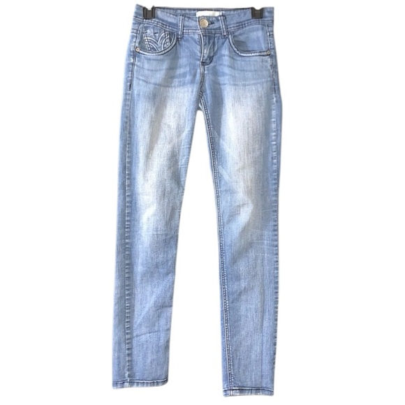 Size 1 Rewind Light Blue Denim Midrise Straight Leg Stretchy 5 Pocket Jeans - Picture 2 of 5